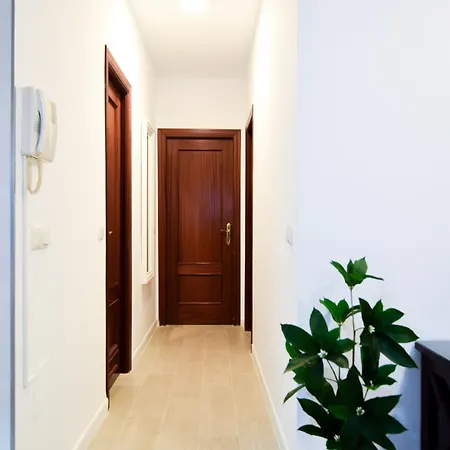 Letmalaga Cobblestone St. Apartment