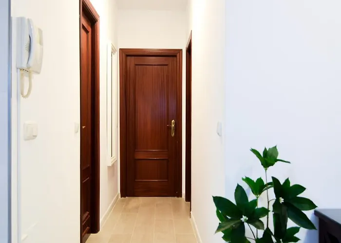 Letmalaga Cobblestone St. דירה