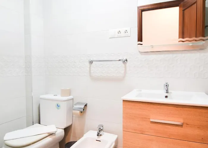 Letmalaga Cobblestone St. מאלגה