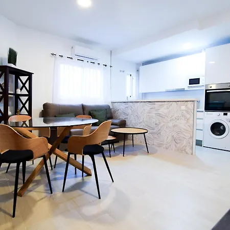 Letmalaga Cobblestone St. Apartment